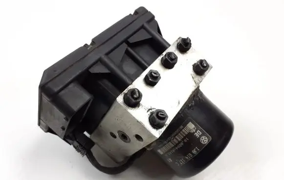 Volkswagen Golf IV ABS Pump 1J0907379G 1J0614117C