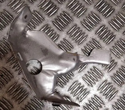 Land Rover Discovery Sport Heat shield in engine bay 