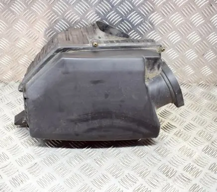 Volvo V70 Air filter box 30792196