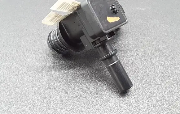 Citroen Berlingo Vacuum valve 9810806380