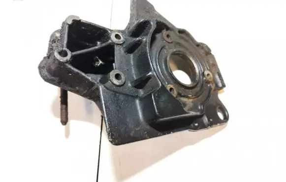 Volvo S40, V40 Engine mounting bracket 104478