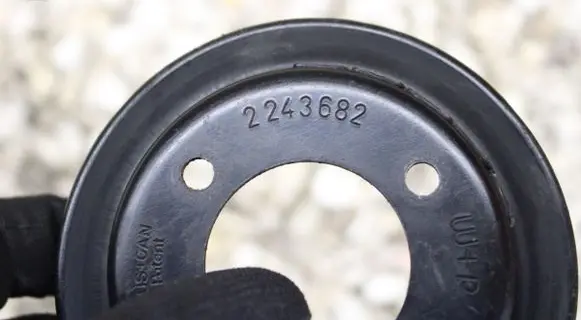 BMW 5 E34 Water pump pulley 2243682