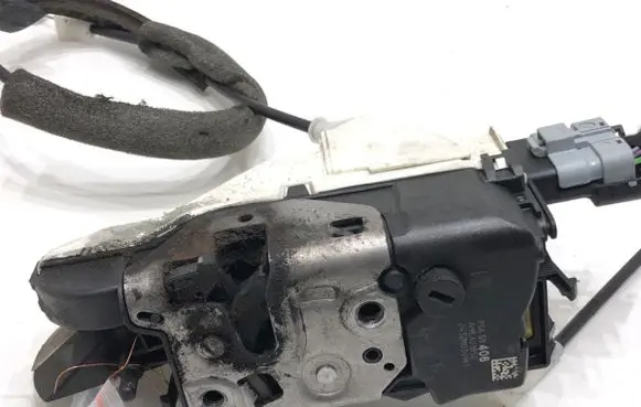 Peugeot Partner Front door lock 828406