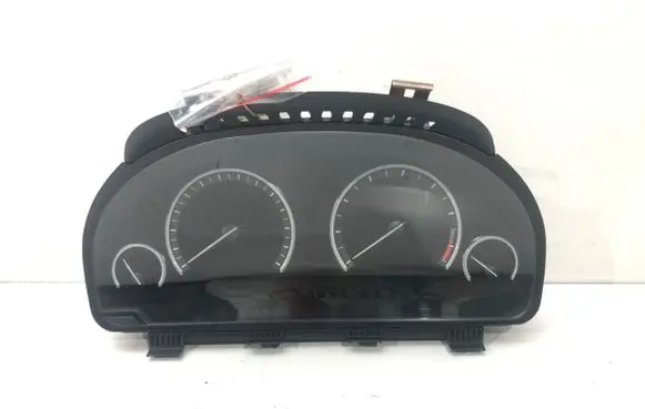 Speedometer (instrument cluster)