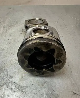 BMW 5 F10 F11 Piston with connecting rod 80101419