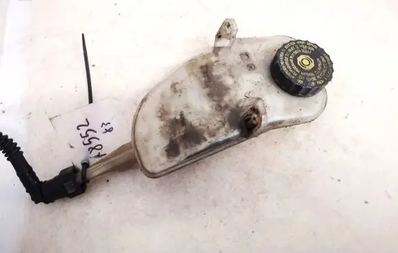 Brake fluid reservoir