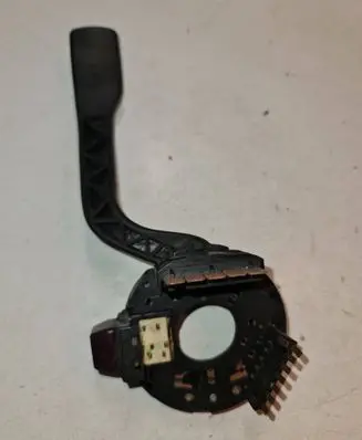 Volkswagen PASSAT B3 Indicator stalk SWFKLS92 357953513