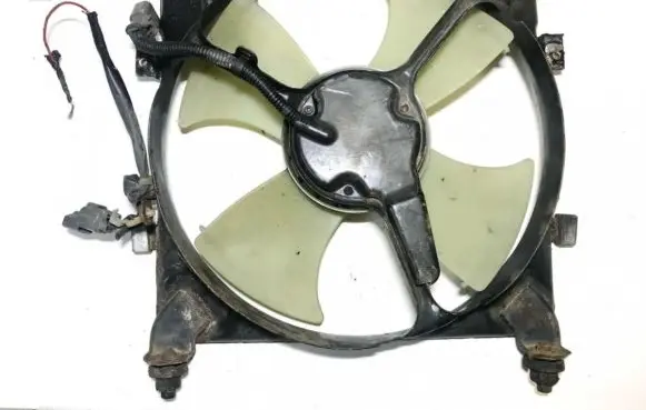 Honda Civic Radiator cooling fan shroud 5532300