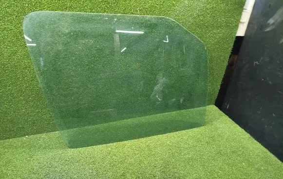 Mercedes-Benz Sprinter W906 Front door window/glass (coupe) DOT27AS2M24100 E000184 43R001025