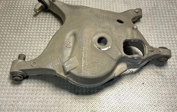 Rear upper control arm/wishbone