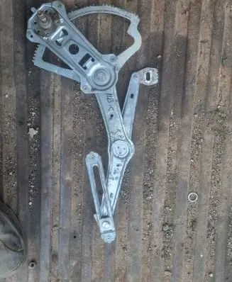 Mercedes-Benz C AMG W202 Sliding door manual window regulator 