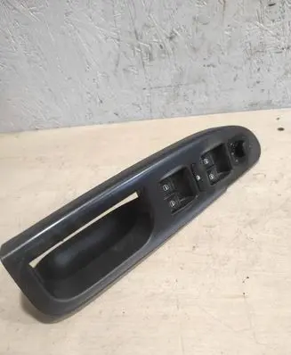 Volkswagen PASSAT B6 Electric window control switch