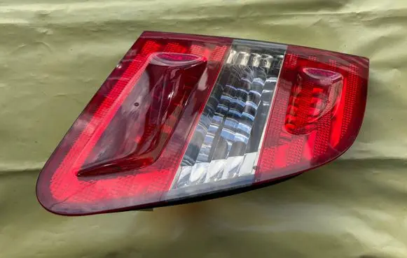 Mercedes-Benz B W245 Tailgate rear/tail lights A1698201564