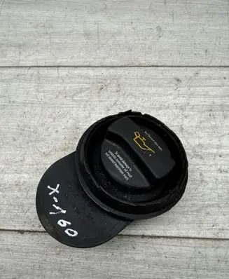 Volkswagen Sharan Oil filler cap 7M3103179