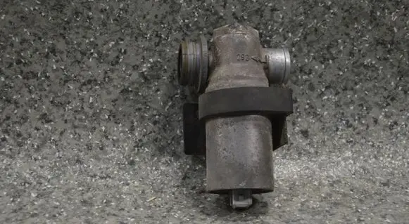 BMW 5 E39 Idle control valve (regulator) 1744713
