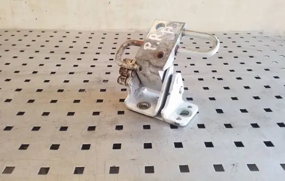 Volkswagen Eos Front door lower hinge 1Q0831412A