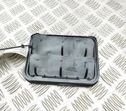Peugeot 308 Quarter panel pressure vent 9675506980