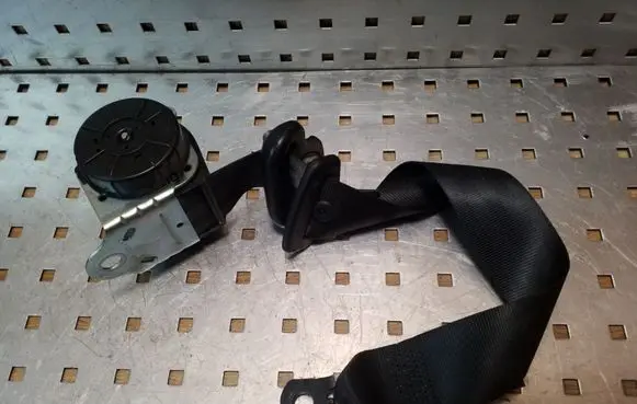 Mitsubishi Colt Rear seatbelt 616274100B
