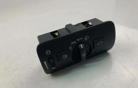 Volvo V40 Light switch 30739424