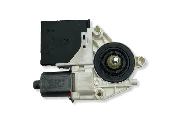 Audi A3 S3 8P Rear door window regulator motor 8P4959801E