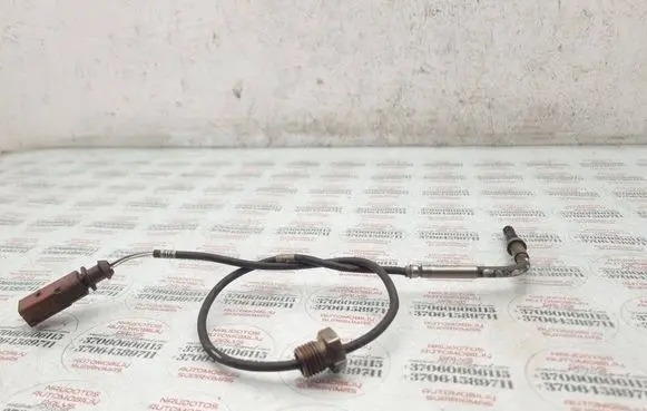 Volkswagen PASSAT B6 Exhaust gas temperature sensor 03G906088