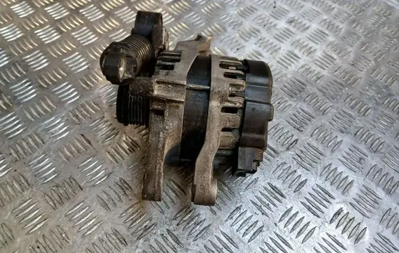 KIA Stonic Generator/alternator 373002U200 135V150A 61005074