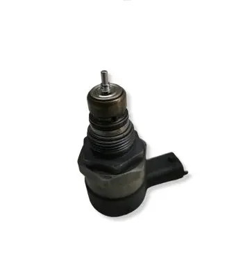 Volvo V70 Fuel pressure regulator 30750409