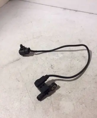 Mazda 626 Crankshaft position sensor J5T151 FSD7