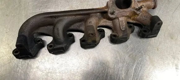 Volvo V70 Exhaust manifold 30637797