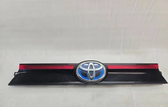 Toyota Yaris Cross Trunk door license plate light bar 768010D760
