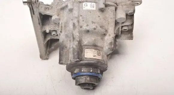BMW 1 F40 Rear gearbox reducer/haldex oil pump 7934642