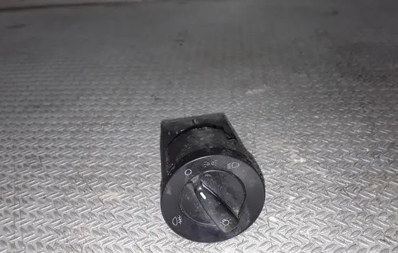 Volkswagen Golf IV Light switch 1C0941531