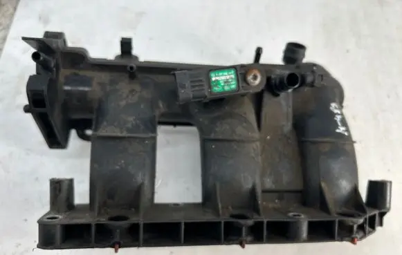 Renault Captur Intake manifold 70528602
