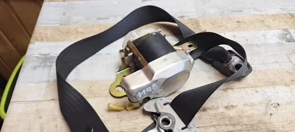 Toyota Corolla Verso AR10 Front seatbelt 0433085