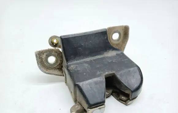 Toyota Corolla E90 Tailgate/trunk/boot lock/catch/latch