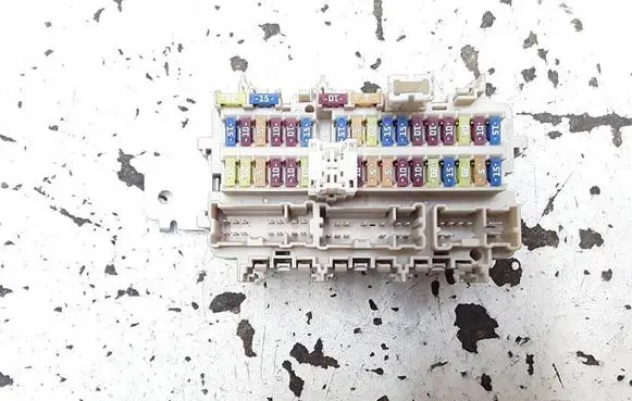 Nissan X-Trail T32 Fuse module