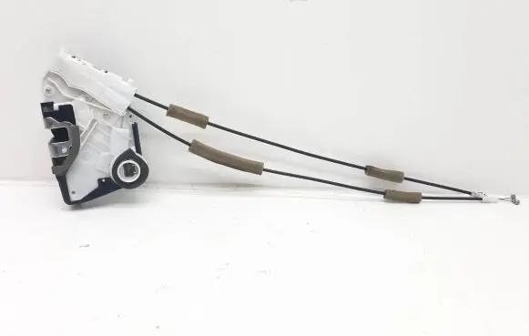 Honda CR-V Front door lock