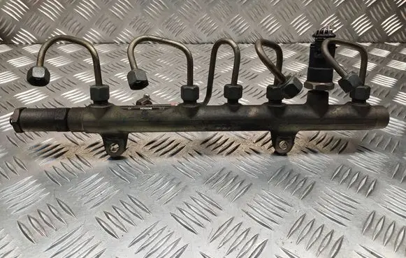 Nissan Primera Fuel main line pipe 7700114017 0445214024 0281002522