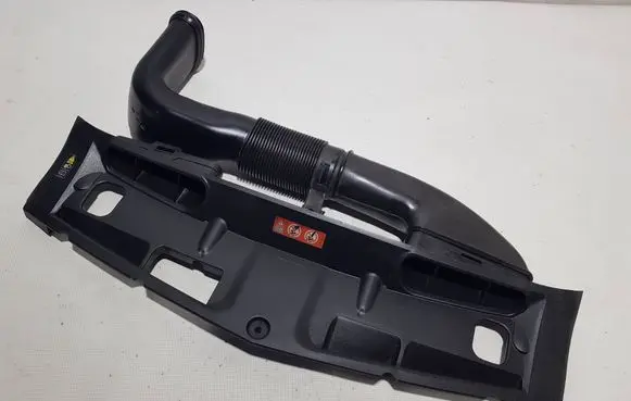 Mercedes-Benz C W204 Engine bonnet/hood lock trim molding A2045000155BBG A2045000155