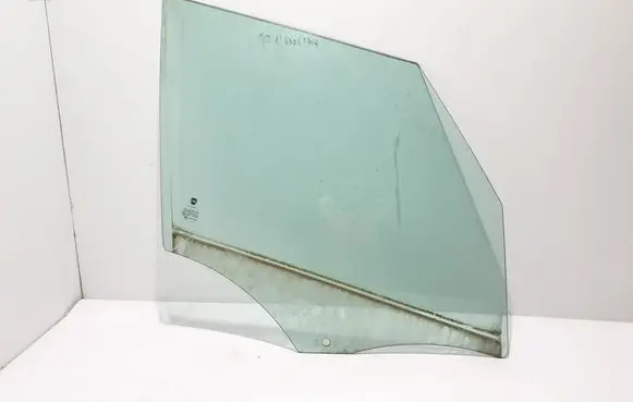 Fiat 500L Front door window glass four-door 51883737
