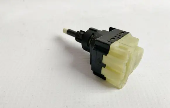 Audi A4 S4 B6 8E 8H Brake pedal sensor switch 7L6945511