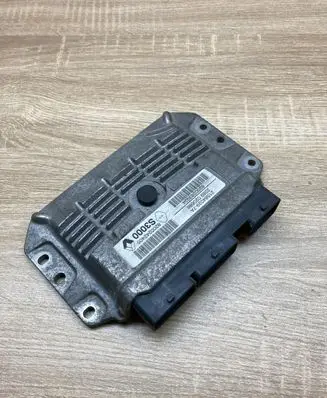 Renault Megane III Engine control unit/module ECU 8200283924 8200242405