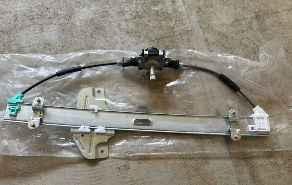 KIA Picanto Front door window regulator with motor 824021Y000