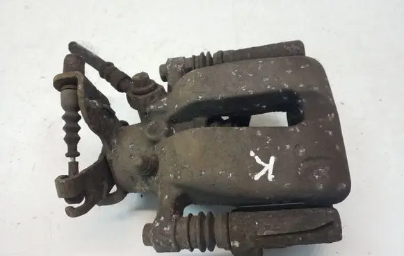 Opel Insignia A Rear brake caliper
