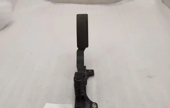 Jeep Grand Cherokee Accelerator throttle pedal 52124785AE