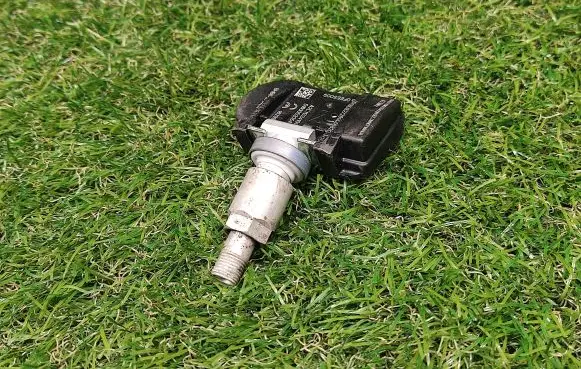 Mazda 6 Tire pressure sensor BHB637140A