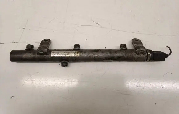 Mercedes-Benz E W212 Fuel main line pipe A6420763095