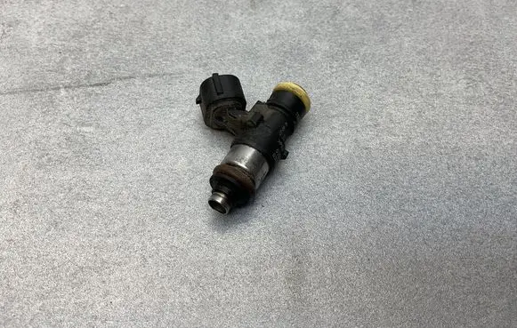 Skoda Octavia Mk3 (5E) Fuel injector 03C906039B