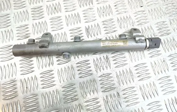 Mercedes-Benz C W204 Fuel main line pipe A6420702595