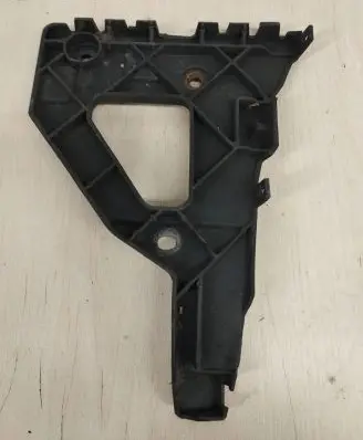 Audi A6 S6 C6 4F Front bumper mounting bracket 4F0807221